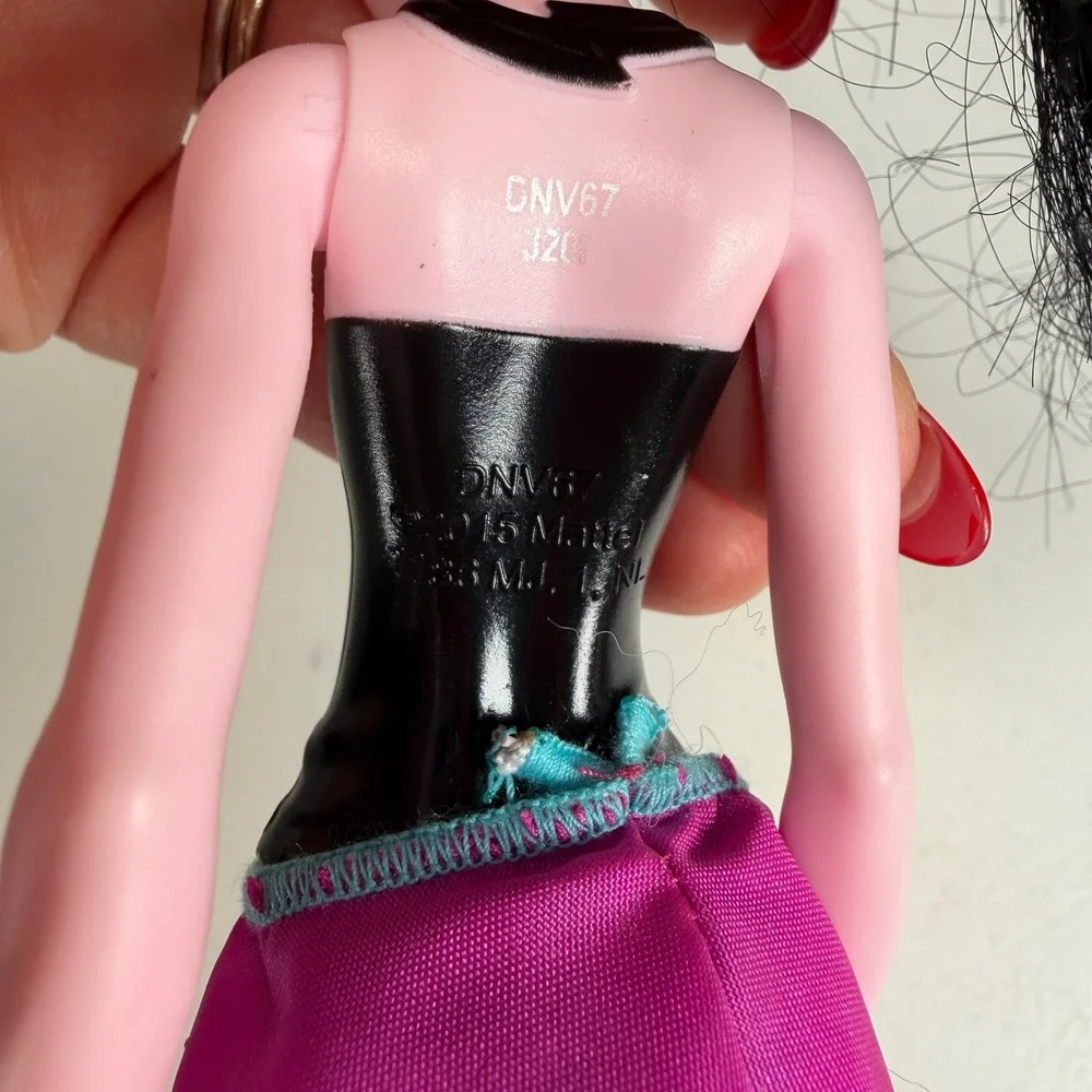 Monster High Draculaura Doll DNV67 Pink Black Vampire Bat Skirt Boots Mattel